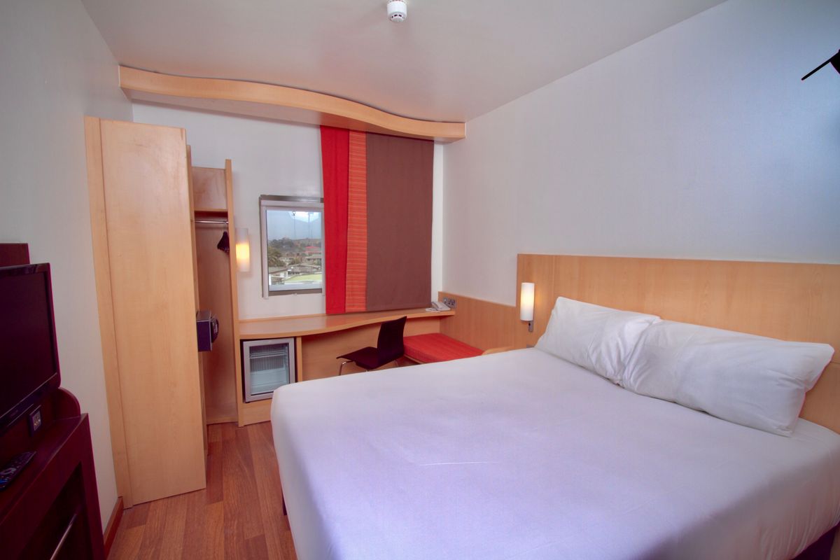1-Bedroom Hotel Shortlet in Ikeja, Lagos — ₦135,000/night | GidiStay — 1 bed hotel in Ikeja, Lagos (main view)