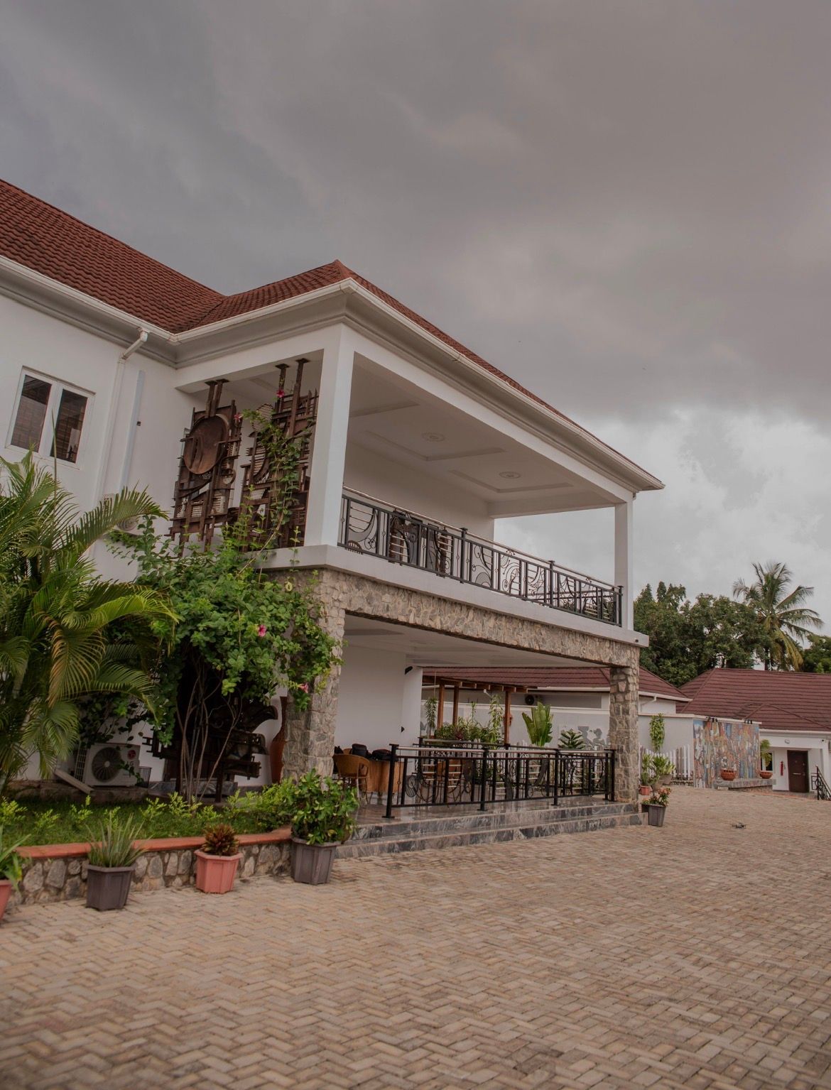 Resort 5- Bedroom Bungalow Apartments Orisun Resort — ₦650,000/night | GidiStay — 5 bed resort in Iyangaku, Ibadan (main view)