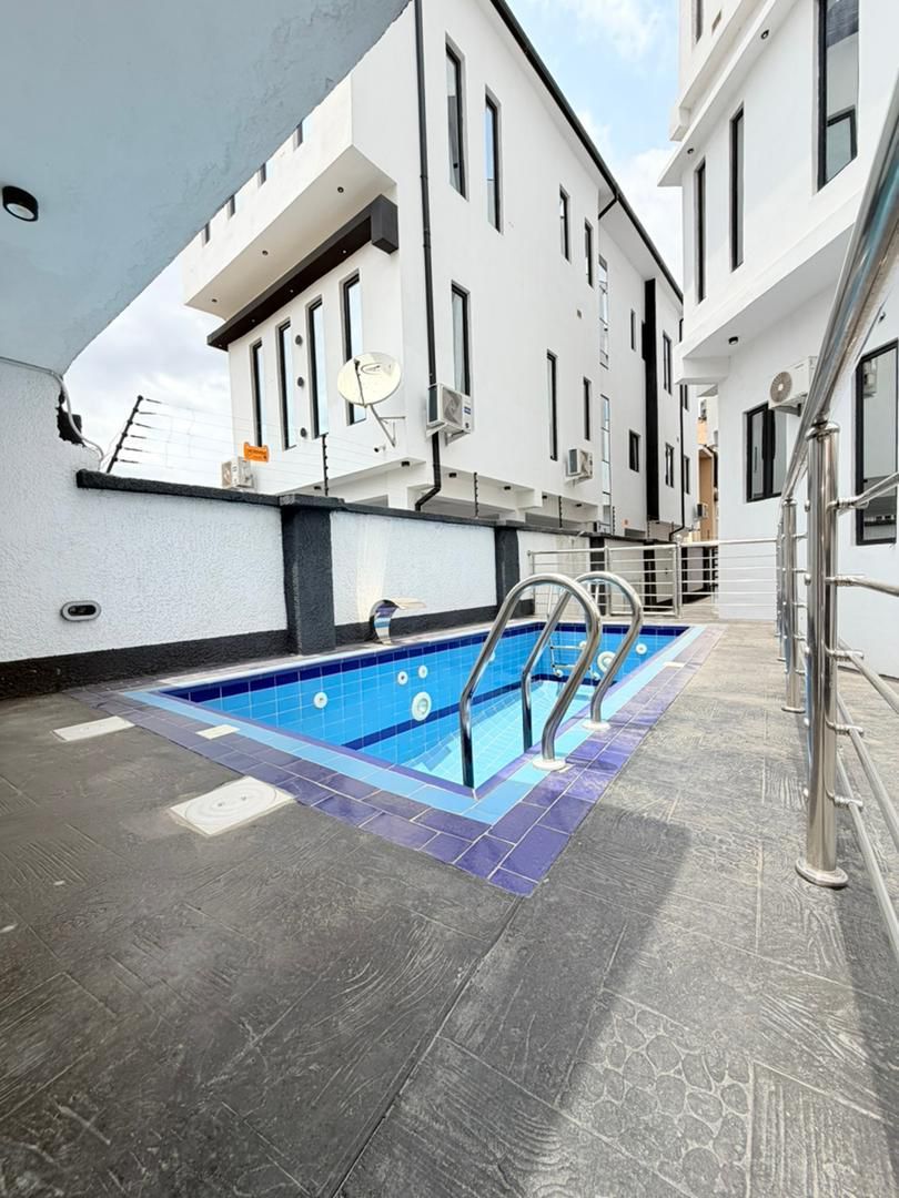 5-Bedroom Duplex For Sale in Magodo, Lagos — ₦800,000,000 | GidiStay — 5 bed duplex in Magodo, Lagos (main view)