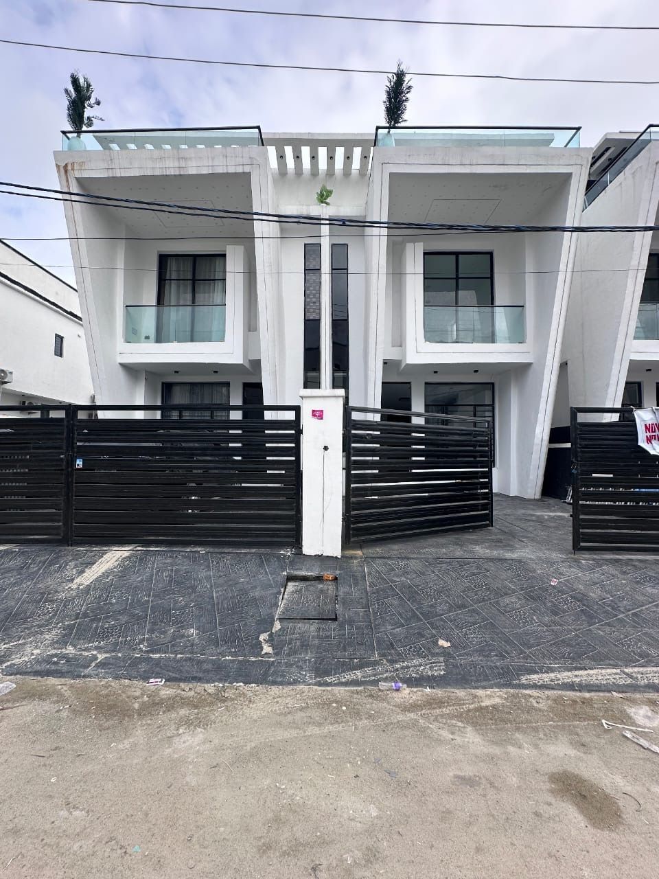 4-Bedroom Duplex For Sale in IKOTA LEKKI, Lagos State — ₦200,000,000 | GidiStay — 4 bed duplex in IKOTA LEKKI, Lagos State (main view)