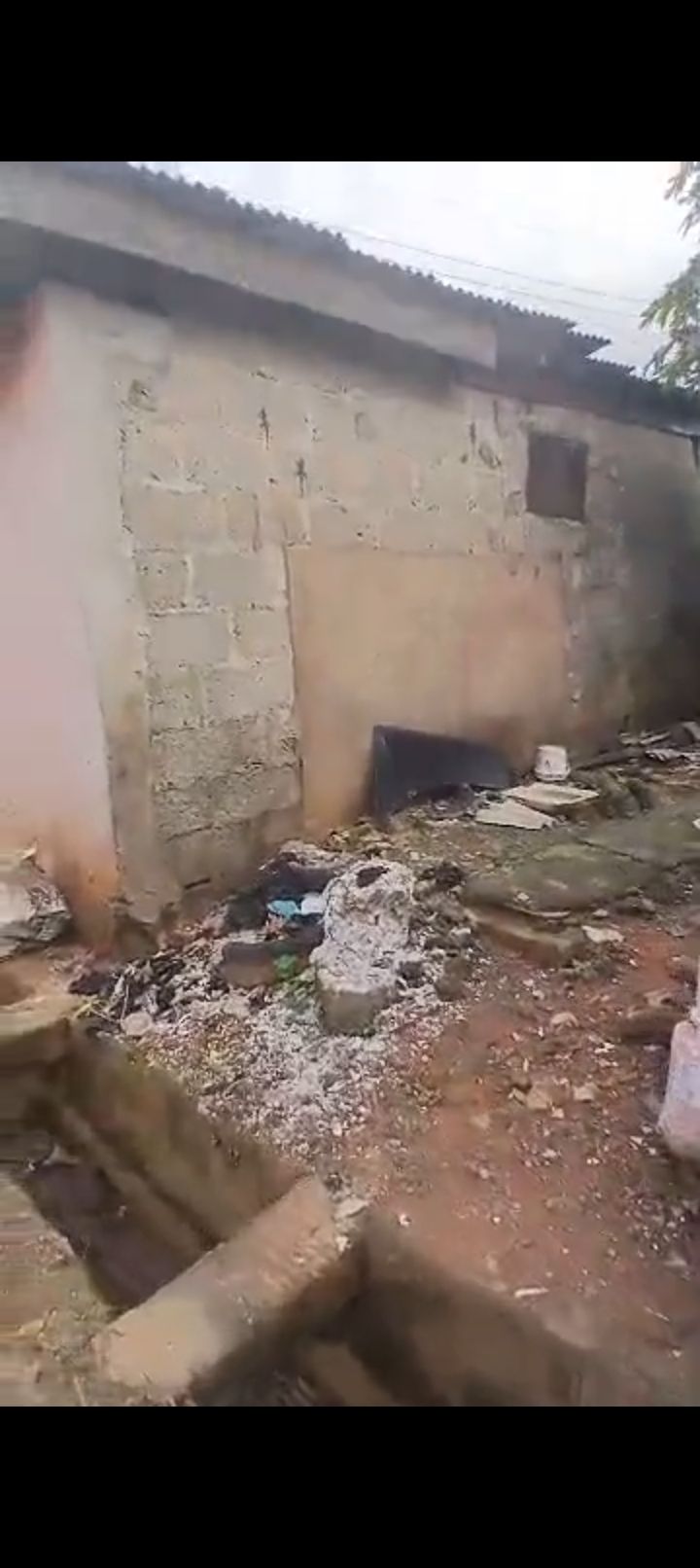 Commercial property for sale at Ipaja, Lagos — ₦90,000,000 | GidiStay — 1 bed commercial in Ipaja, Lagos (interior)