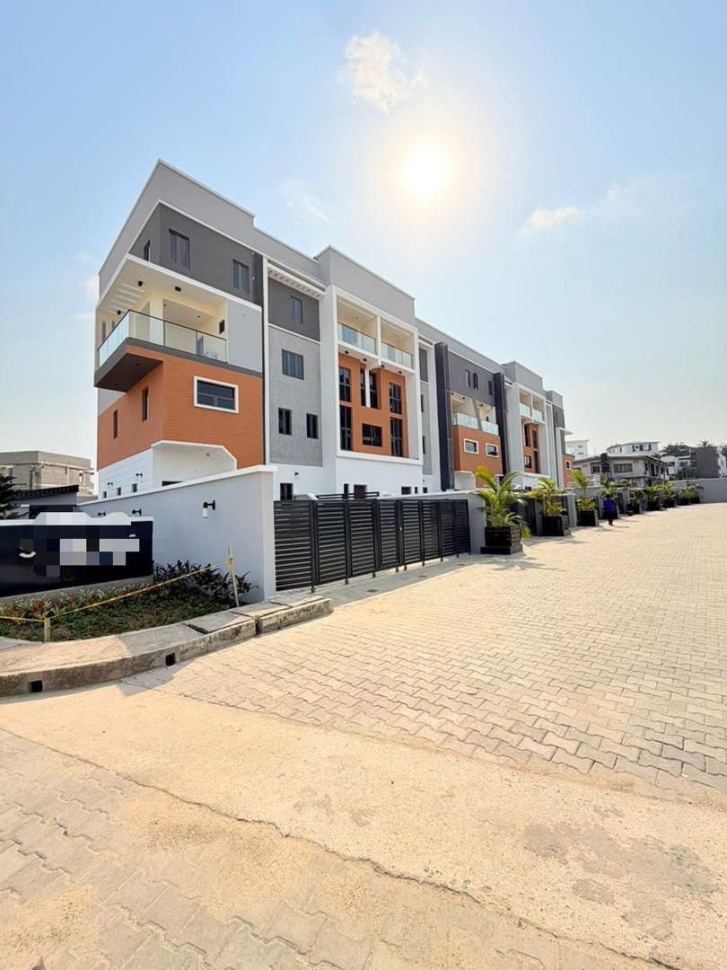 4Bedroom House For Sale in Ikeja, Lagos — ₦350,000,000 | GidiStay — 1 bed house in Ikeja, Lagos (additional view)