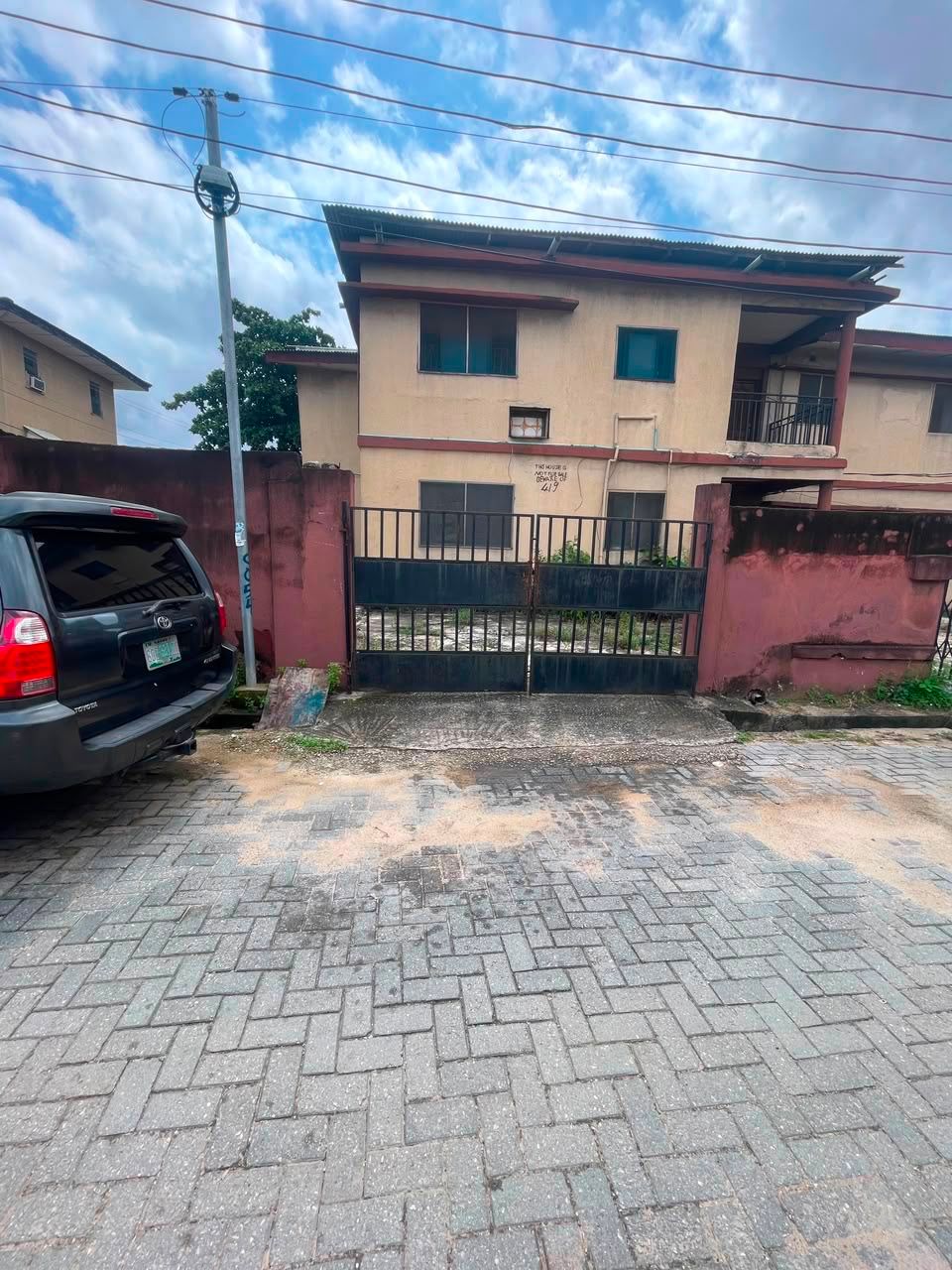 Prime 5-Bedroom Duplex + 2 Units 3-Bedroom Flats on 550sqm Corner Piece Plot, Surulere — ₦500,000,000 | GidiStay — 11 bed duplex in Surulere (main view)