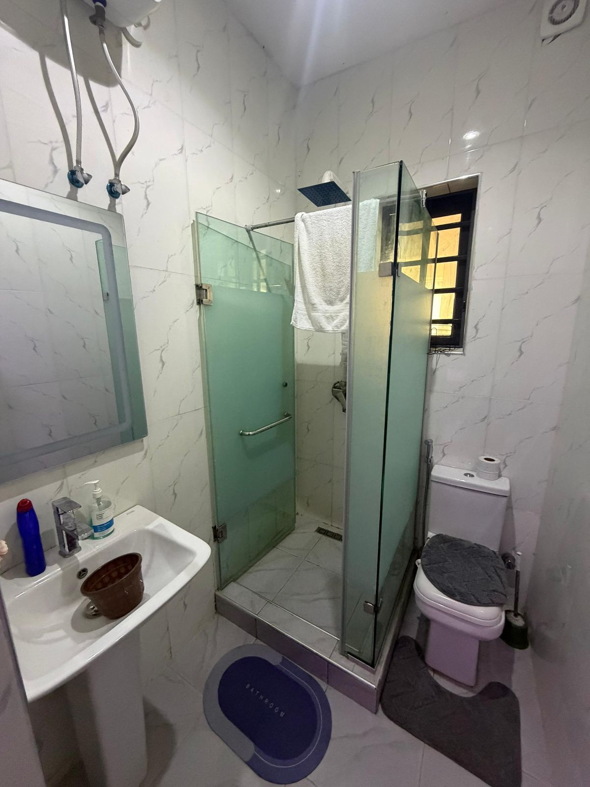 1-Bedroom Apartment For Rent in Ologolo, Lagos — ₦5,000,000/year | GidiStay — 1 bed apartment in Ologolo, Lagos (interior)