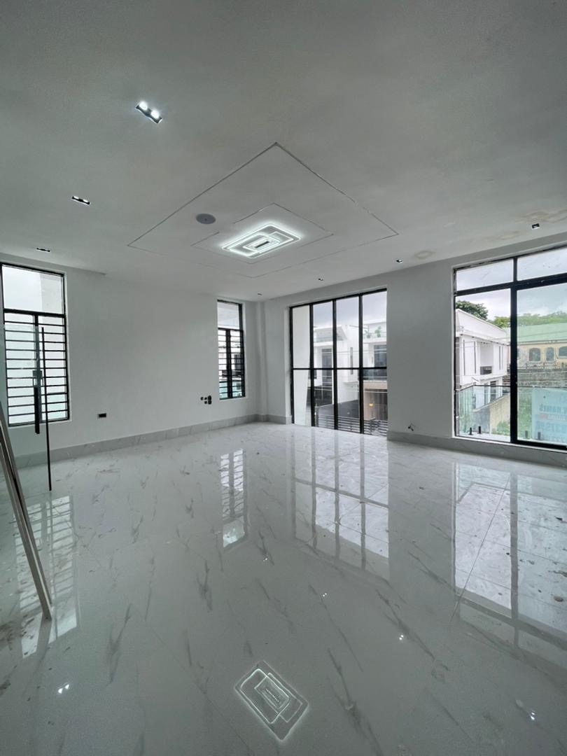 5-Bedroom Duplex For Sale in Chevron, Lagos — ₦450,000,000 | GidiStay — 5 bed duplex in Chevron, Lagos (additional view)