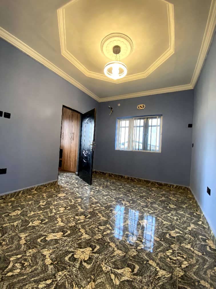 2bedroom flat at ringroad ibadan — ₦3,000,000/year | GidiStay — 2 bed house in Ringroad (main view)