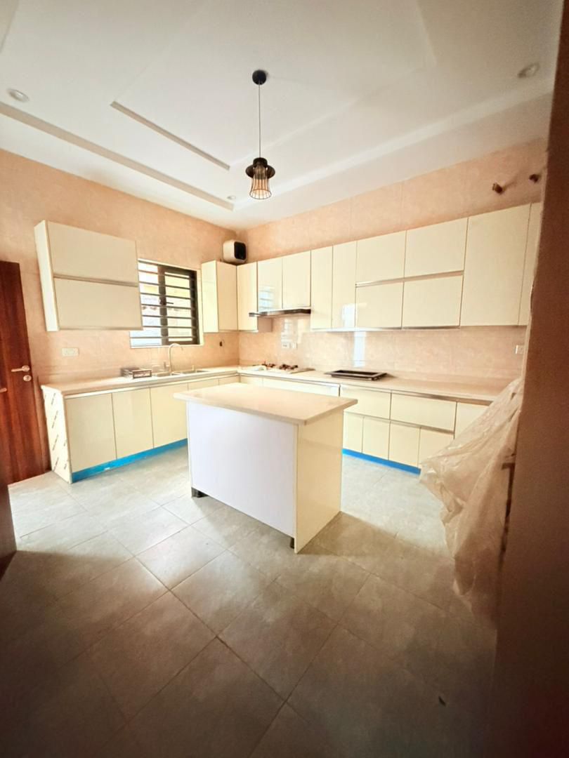 5-Bedroom Duplex For Sale in Magodo, Lagos — ₦550,000,000 | GidiStay — 5 bed duplex in Magodo, Lagos (interior)