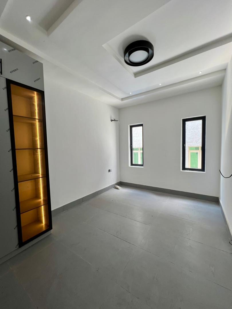 6-Bedroom Duplex For Sale in Victoria Island, Lagos — ₦1,800,000,000 | GidiStay — 6 bed duplex in Victoria Island, Lagos (bedroom view)