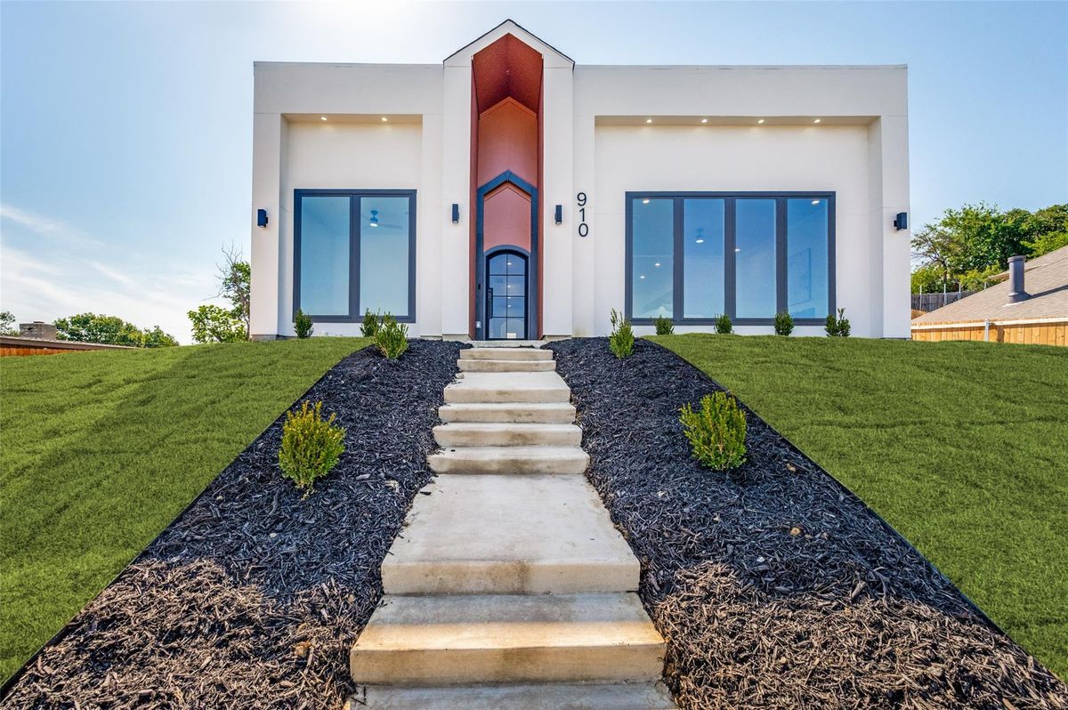 3 Beds 3 Baths Dallas Texas $459,000