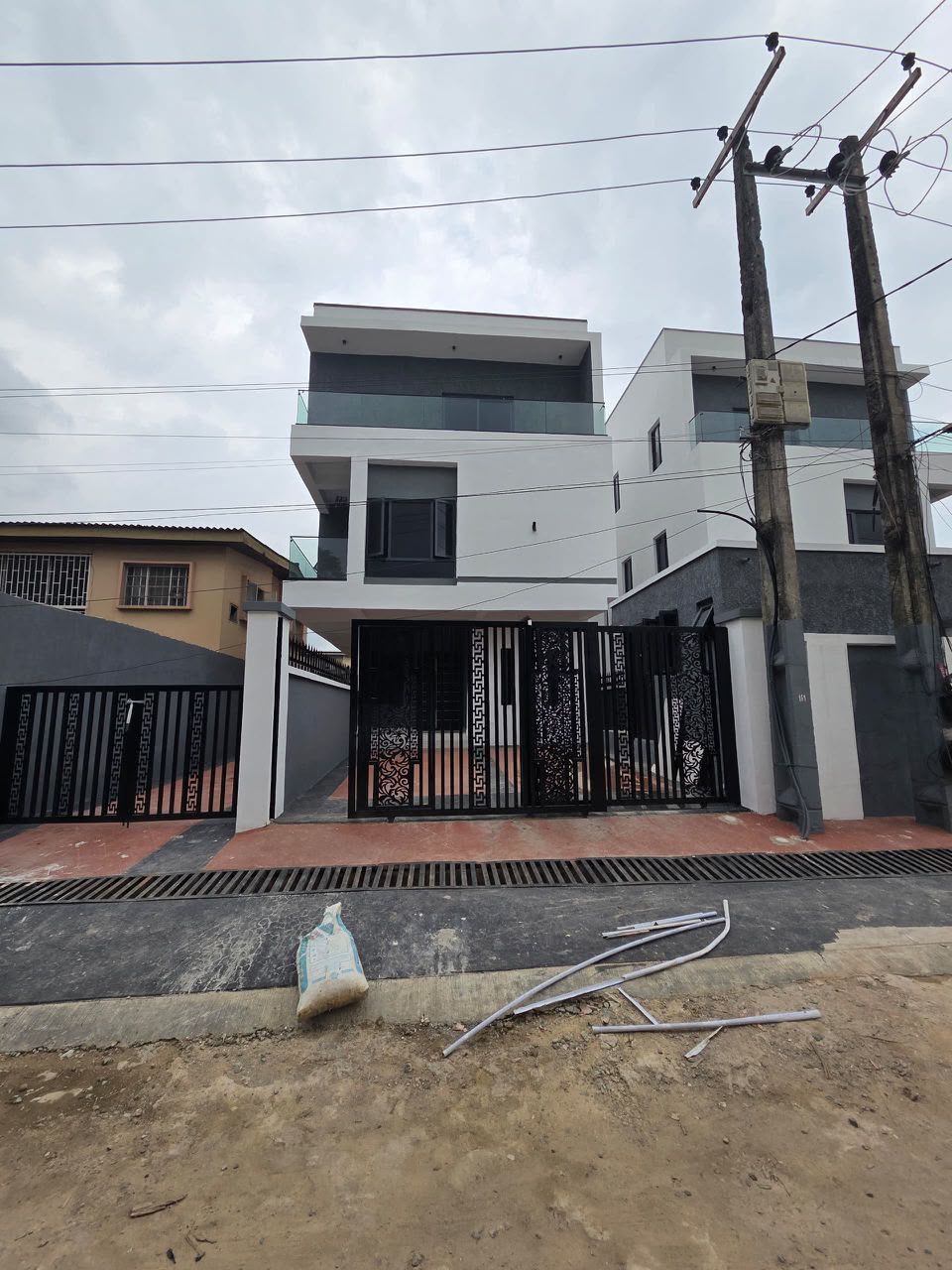 4-Bedroom Fully Detached Duplex With Bq For Sale in Adeniyi Jones Ikeja, Lagos — ₦500,000,000 | GidiStay — 1 bed duplex in Ikeja, Lagos (bedroom view)
