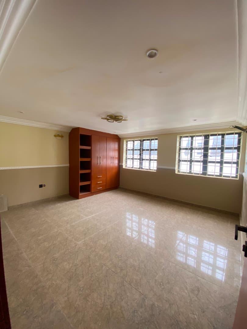 6-Bedroom Duplex For Sale in Chevron, Lagos — ₦500,000,000 | GidiStay — 6 bed duplex in Chevron, Lagos (bedroom view)