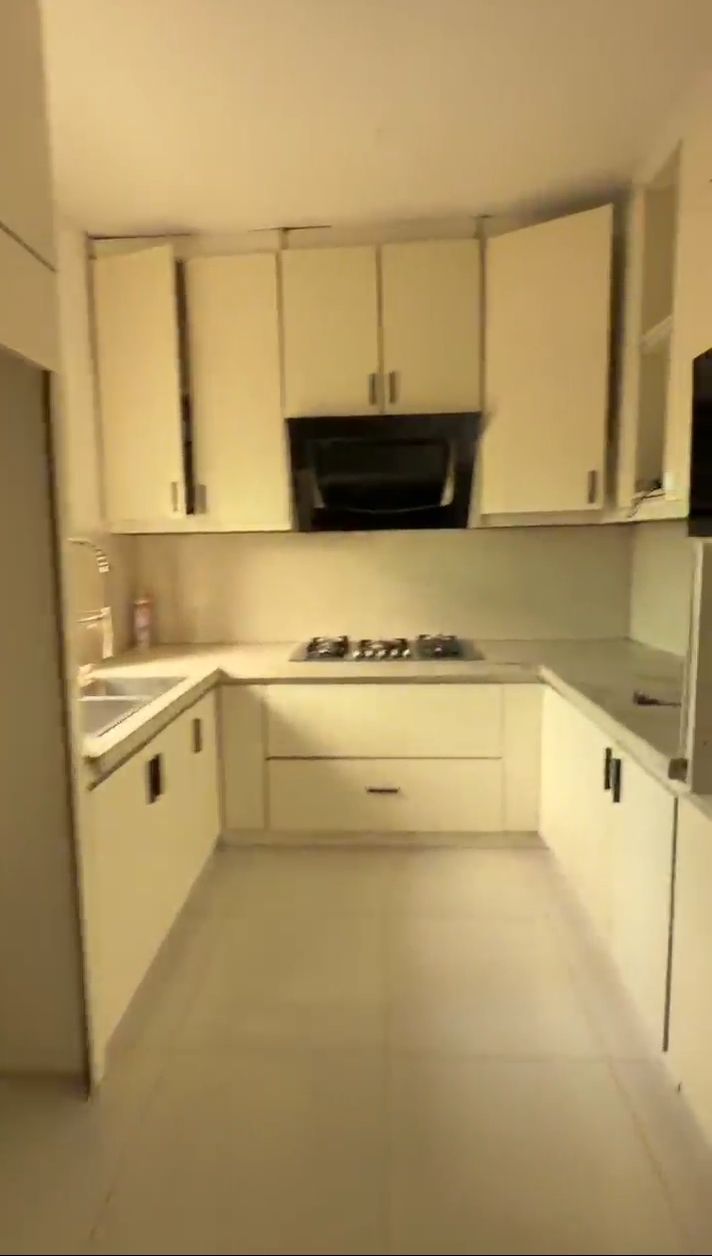 7-Bedroom Duplex For Rent in chevron, lekki, Lagos — ₦18,000,000/year | GidiStay — 7 bed duplex in chevron, lekki, Lagos (bedroom view)
