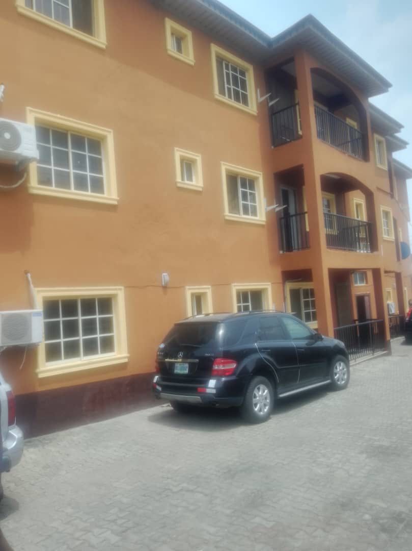 6-Bedroom House For Sale in Ojodu Berger, Lagos — ₦400,000,000 | GidiStay — 6 bed house in Ojodu Berger, Lagos (main view)