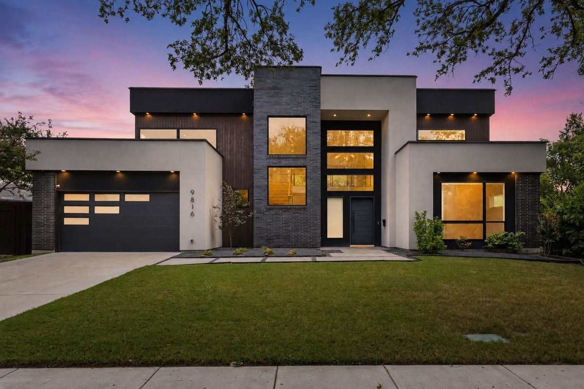 5 Beds 5 Baths WAIT UNTIL YOU SEE THE 20-FOOT CEILING INSIDE THIS SMART LUXURY HOME! 😱🏡