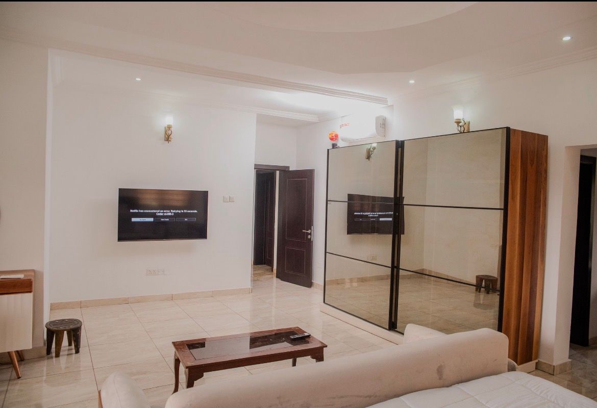 Resort 5- Bedroom Bungalow Apartments Orisun Resort — ₦650,000/night | GidiStay — 5 bed resort in Iyangaku, Ibadan (interior)