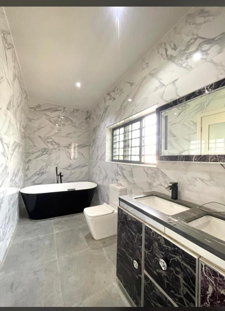 5-Bedroom Duplex For Rent in Lekki Phase 1, Lagos — ₦60,000,000/year | GidiStay — 5 bed duplex in Lekki Phase 1, Lagos (interior)