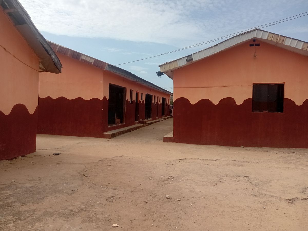 School Building FOR SALE (BUNGALOW) — ₦25,000,000 | GidiStay — 1 bed commercial in Badagry, Badagry (main view)