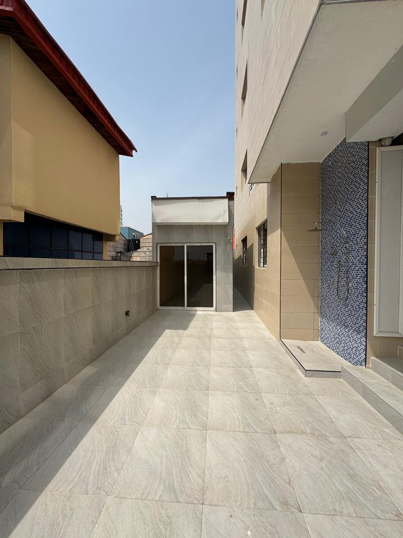 3 bedroom apartment — ₦800,000,000 | GidiStay — 3 bed apartment in  (bedroom view)