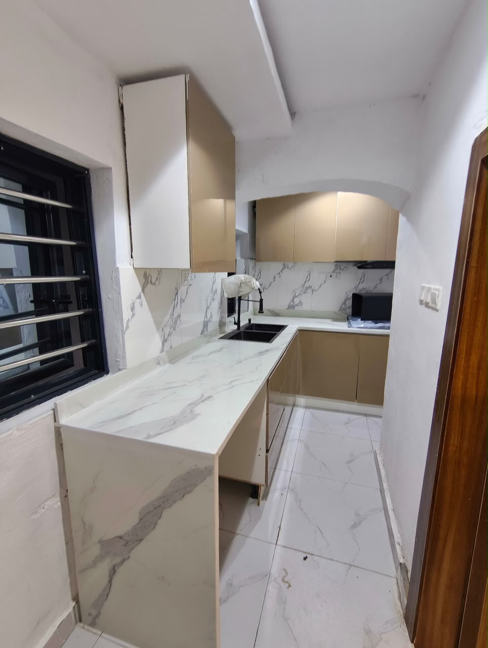 3-Bedroom Apartment For Sale in off Allen Ikeja, Lagos — ₦270,000,000 | GidiStay — 1 bed apartment in Ikeja, Lagos (bedroom view)