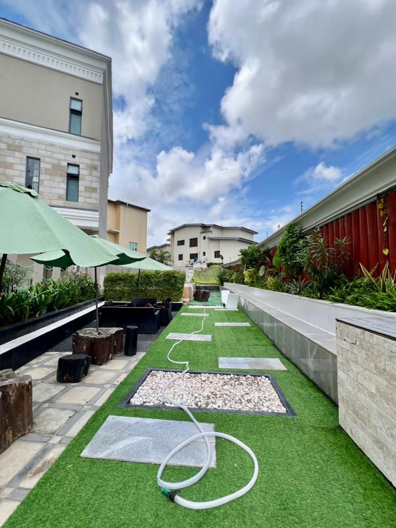 5-Bedroom Duplex For Sale in Ikoyi, Lagos — ₦1,500,000,000 | GidiStay — 5 bed duplex in Ikoyi, Lagos (bedroom view)