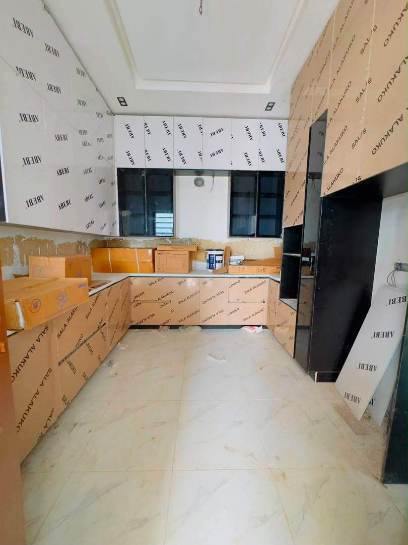 4 Bedroom Duplex For Sale in Opebi Ikeja, Lagos — ₦450,000,000 | GidiStay — 1 bed duplex in Ikeja, Lagos (bedroom view)