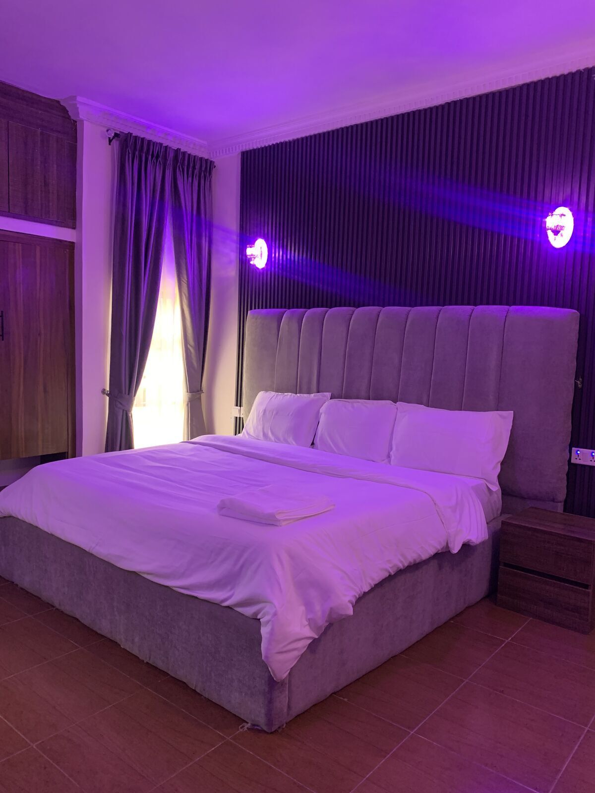 Deluxe — ₦45,000/night | GidiStay — 1 bed apartment in Bodija, Ibadan (main view)