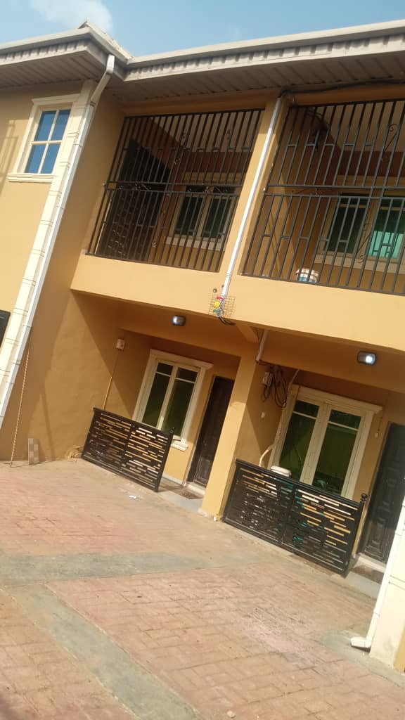 2-Bedroom House For Rent in Akala express, Ibadan — ₦1,200,000/year | GidiStay — 2 bed house in Akala express, Ibadan (main view)
