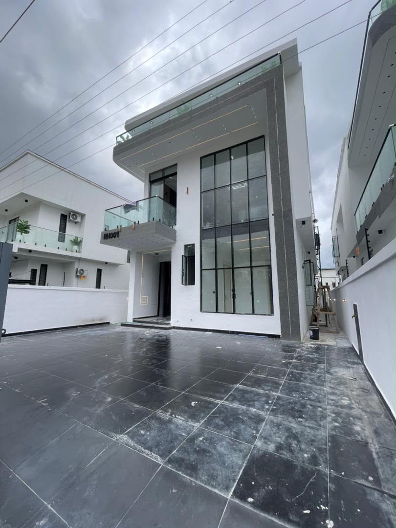 5-Bedroom Duplex For Sale in Chevron, Lagos — ₦450,000,000 | GidiStay — 5 bed duplex in Chevron, Lagos (interior)