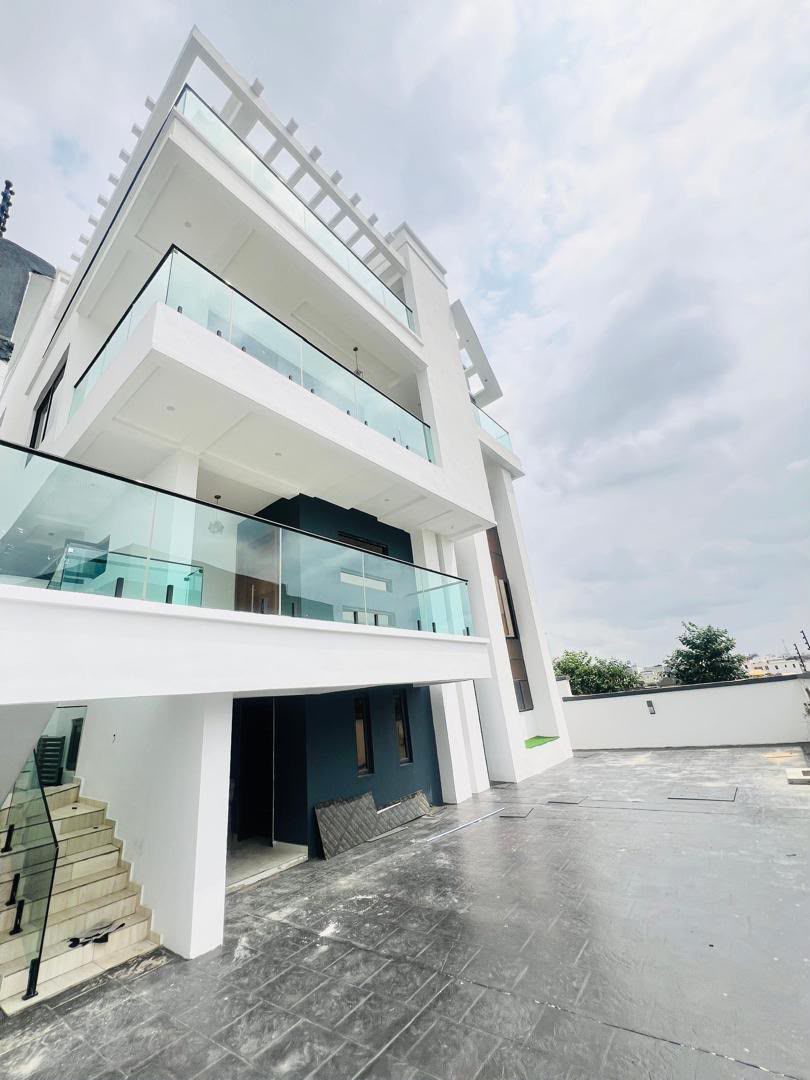5-Bedroom Duplex For Sale in Ikota Lekki, Lagos — ₦620,000,000 | GidiStay — 5 bed duplex in Ikota Lekki, Lagos (main view)