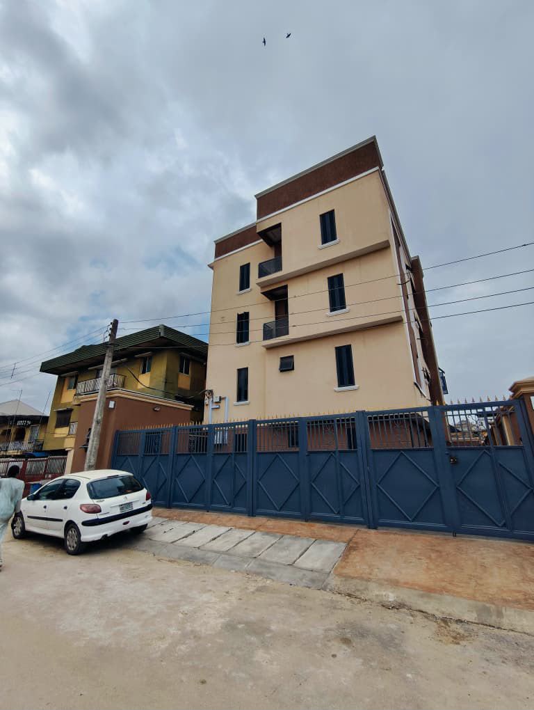 2-Bedroom Apartment For Sale in Yaba Lagos, Lagos — ₦120,000,000 | GidiStay — 1 bed apartment in Yaba, Lagos (main view)