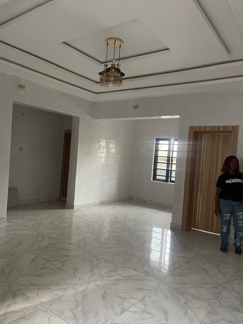 3-Bedroom Apartment For Rent in Off akala express, Ibadan — ₦2,500,000/year | GidiStay — 3 bed apartment in Off akala express, Ibadan (main view)