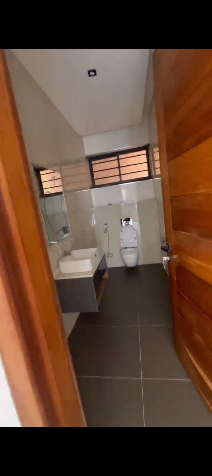 5-Bedroom Duplex For Sale in Ajah, Lagos — ₦1,000,000,000 | GidiStay — 5 bed duplex in Ajah, Lagos (bedroom view)