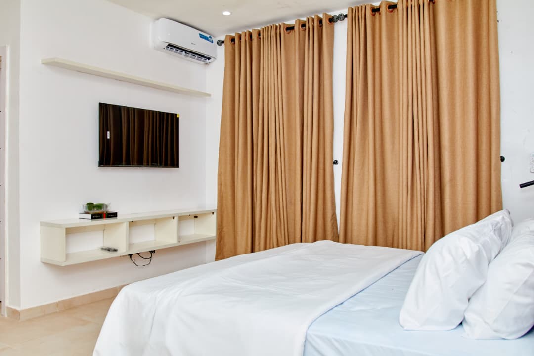 7-Bedroom Apartment For Rent in chevron, lekki, Lagos — ₦18,000,000/year | GidiStay — 7 bed apartment in chevron, lekki, Lagos (interior)