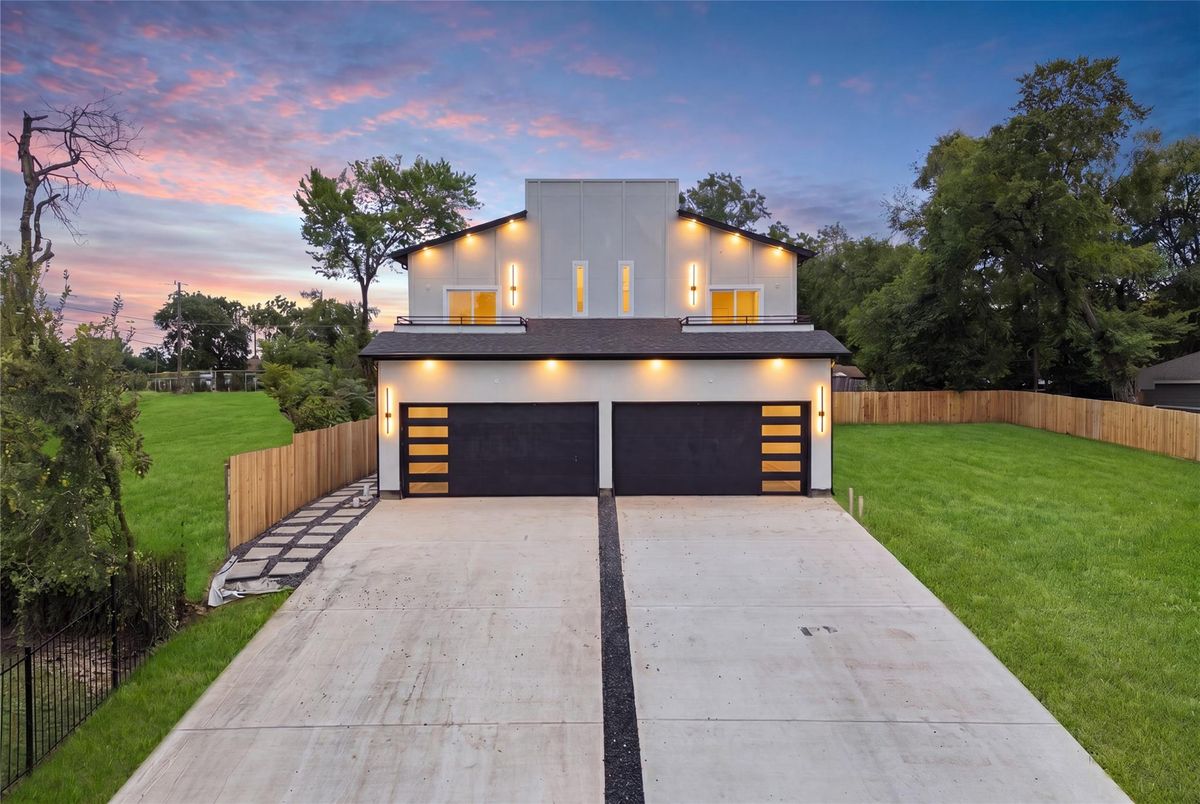 3 Beds 4 Baths Dallas Texas $409,400