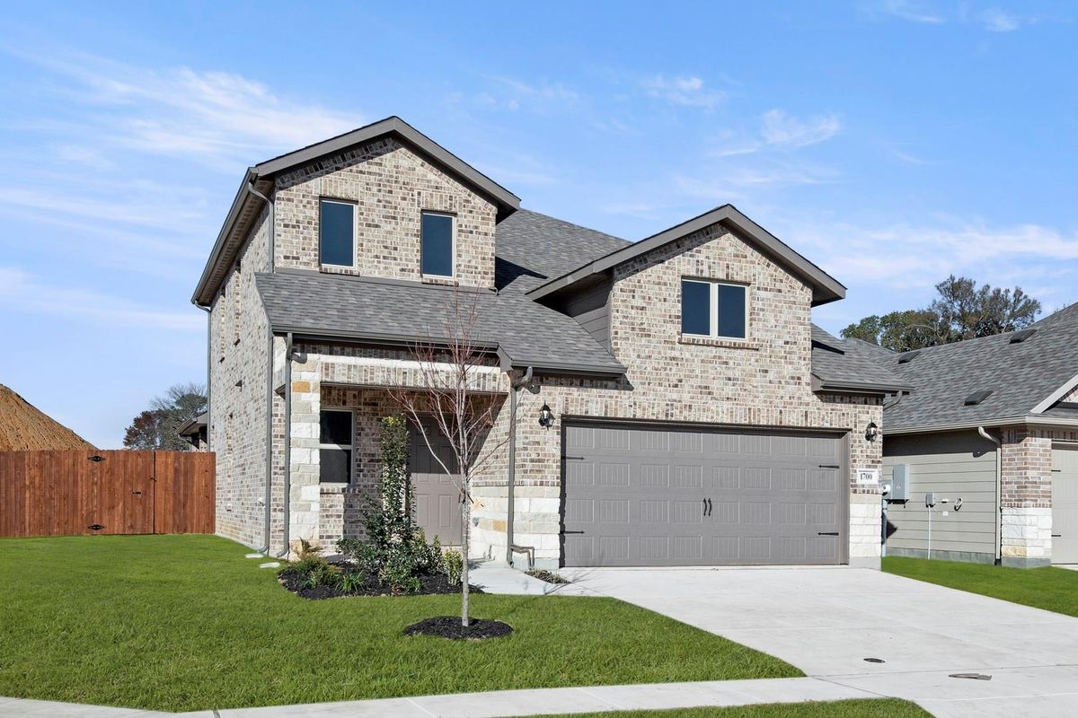 3 Beds 3 Baths Aubrey Texas $362,999
