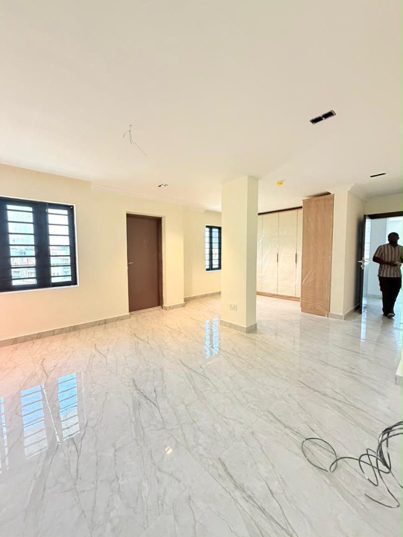 4Bedroom House For Sale in Ikeja, Lagos — ₦350,000,000 | GidiStay — 1 bed house in Ikeja, Lagos (bedroom view)