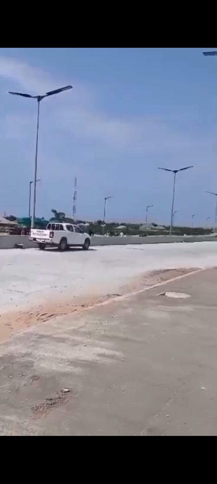➡️ 300plots OF LAND FOR SALE INSIDE AN ESTATE FACING THE COASTAL ROAD @DE BACK OF BEACH WOOD ESTATE For Sale. *LAND TITLE: C OF O* *LAND VALUE: ₦50M PLOT* — ₦50,000,000/year | GidiStay — 1 bed land in Ajah (interior)