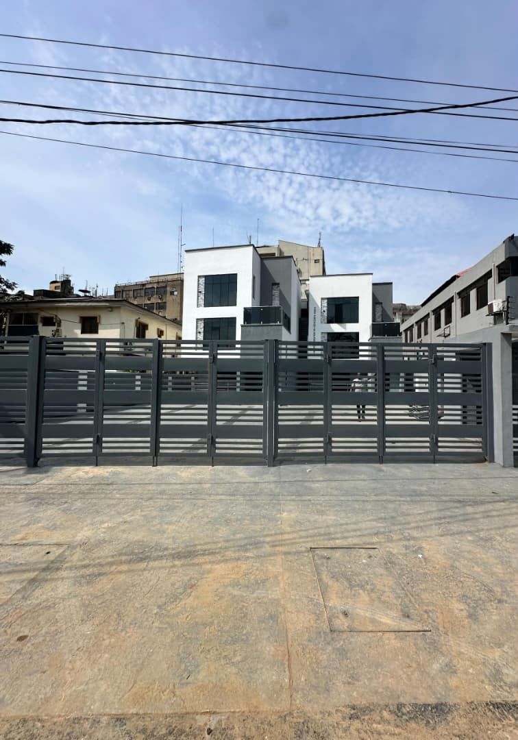 3-Bedroom Apartment For Sale in Off Allen Ikeja, Lagos — ₦270,000,000 | GidiStay — 1 bed apartment in Ikeja, Lagos (bedroom view)