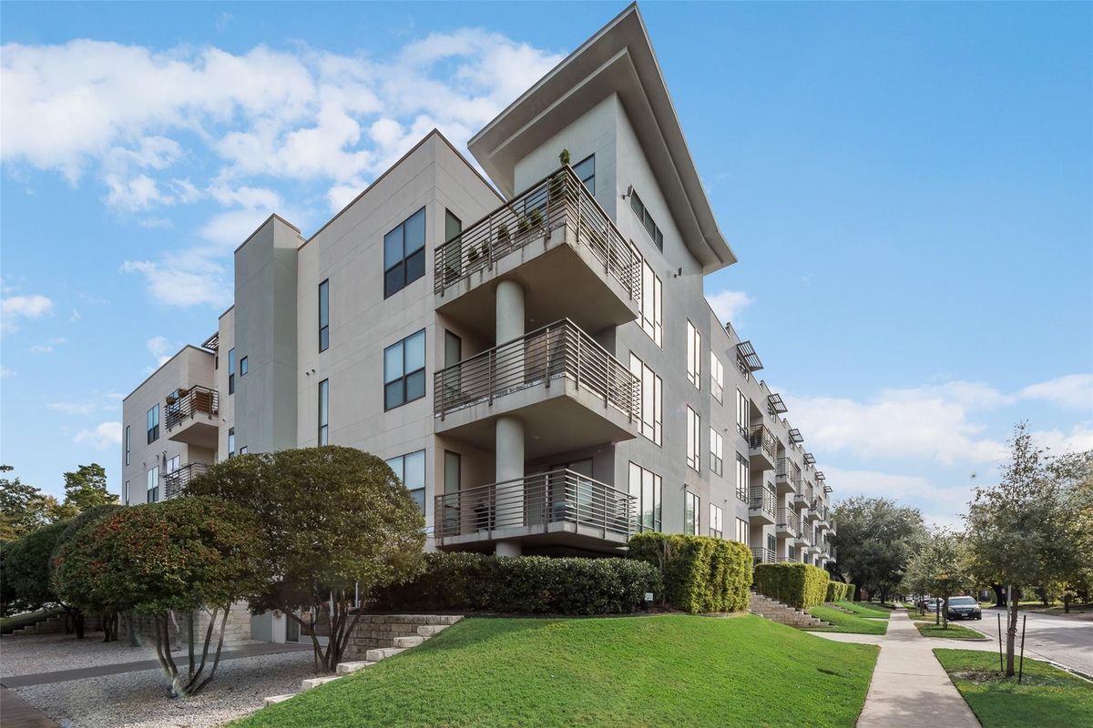 2 Beds 2 baths Downtown Dallas Texas