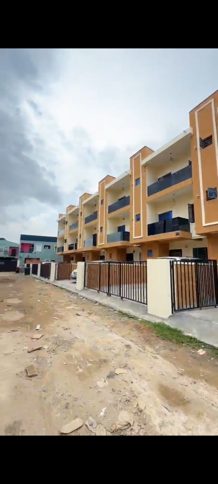 4 BEDROOM TERRACE DUPLEX FOR SALE FEATURES 🌹 ▪️ Gated Estate ▪️ Fitted Kitchen ▪️ Brand New ▪️ Modern Day POP Ceiling ▪️ Detailed finishing ▪️ Wardrobes ▪️ Water heater ▪️ Heat extractor ▪️ Ample parking space TITLE : CofO, BUILDING APPROVAL and SURVEY PLAN — ₦240,000,000/year | GidiStay — 4 bed duplex in Agege (main view)
