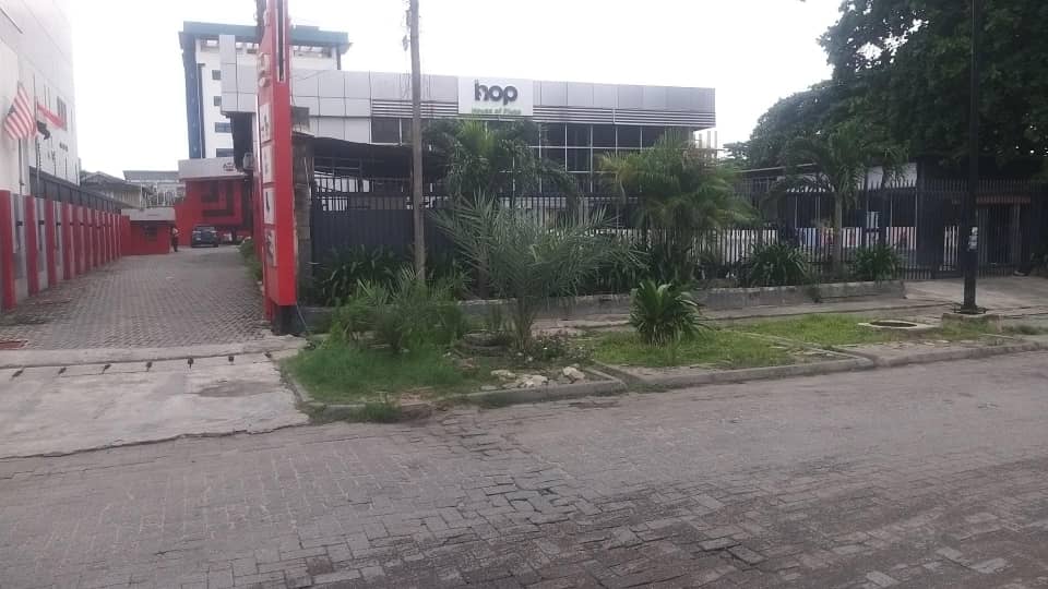 Commercial Property For Sale in Victoria Island, Lagos — ₦8,000,000,000 | GidiStay — 10 bed commercial in Victoria Island, Lagos (interior)