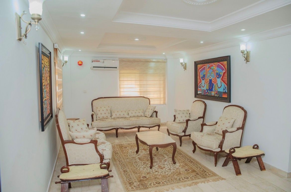 3 Bedroom Bungalow Apartment — ₦330,000/night | GidiStay — 3 bed resort in ibadan, Oyo state (bedroom view)