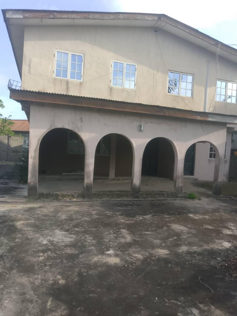 A storey Building of 6-Bedroom For Sale in Badagry Lagos, Lagos — ₦90,000,000 | GidiStay — 1 bed house in Badagry Lagos, Lagos (interior)