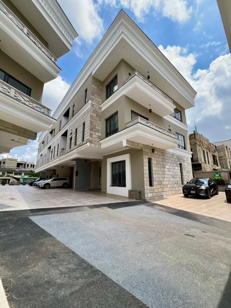 5-Bedroom Duplex For Sale in Ikoyi, Lagos — ₦1,500,000,000 | GidiStay — 5 bed duplex in Ikoyi, Lagos (main view)