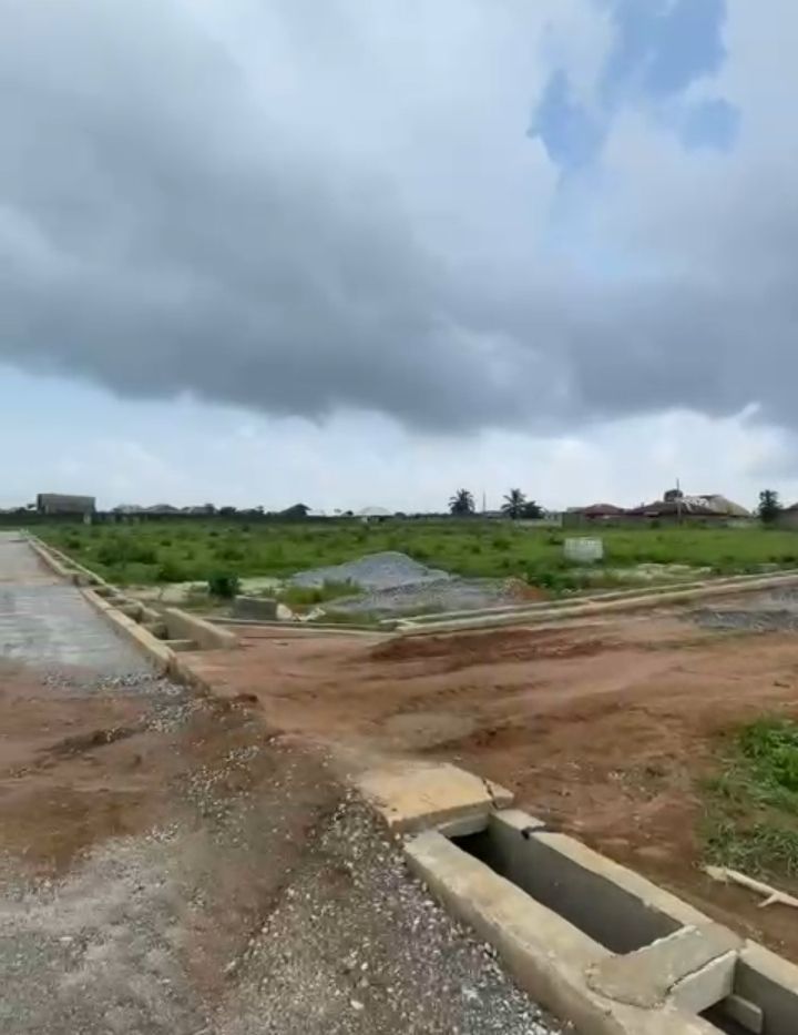PLOTS OF LAND FOR SALE IN A NEW ESTATES LOCATED AT ATAN, OTA, OGUN STATE Plots for sale in a new Estate along idiroko road. This property comes with - Perimeter Fencing - ⁠Maximum Security - ⁠Good Road Network - ⁠CCTV - ⁠Good Drainage System - ⁠Street light and so much more. Property is 2 minutes drive from Atan bus stop Price - N15m per plot Land Title - C of O NEIGHBORHOOD: - CANAAN LAND, OTA - ⁠JALUPON RESORT - ⁠MAJOR INDUSTRIES INCLUDING IDL and Co. — ₦15,000,000 | GidiStay — 1 bed land in Ota, Ogun state (interior)