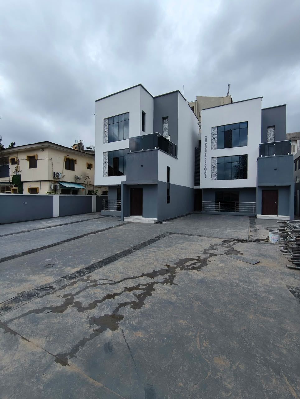 3-Bedroom Apartment For Sale in Off Allen Ikeja, Lagos — ₦270,000,000 | GidiStay — 1 bed apartment in Ikeja, Lagos (interior)