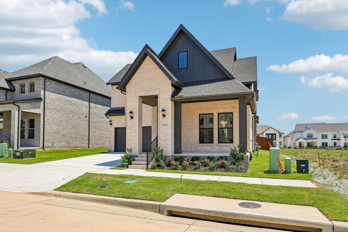 Frisco 2 BEDS DOWNSTAIRS—PLUS A GAME ROOM AND MEDIA ROOM!