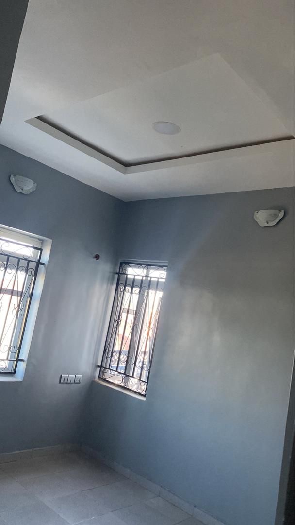 To let 3 bedroom at Mongona yellow gate elebu oluyole extension — ₦1,000,000/year | GidiStay — 3 bed house in Off akala express, Ibadan (additional view)