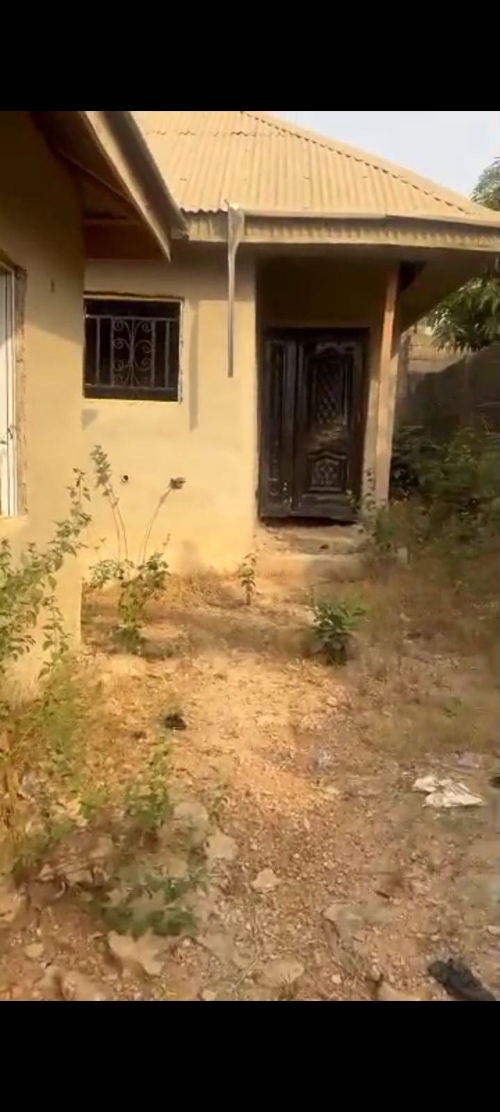 3UNITS OF 2BEDROOMS FLAT & 3UNITS OF MINI FLAT (ROOM AND PALOR SELF CON) — ₦40,000,000 | GidiStay — 1 bed house in soka, Ibadan (interior)