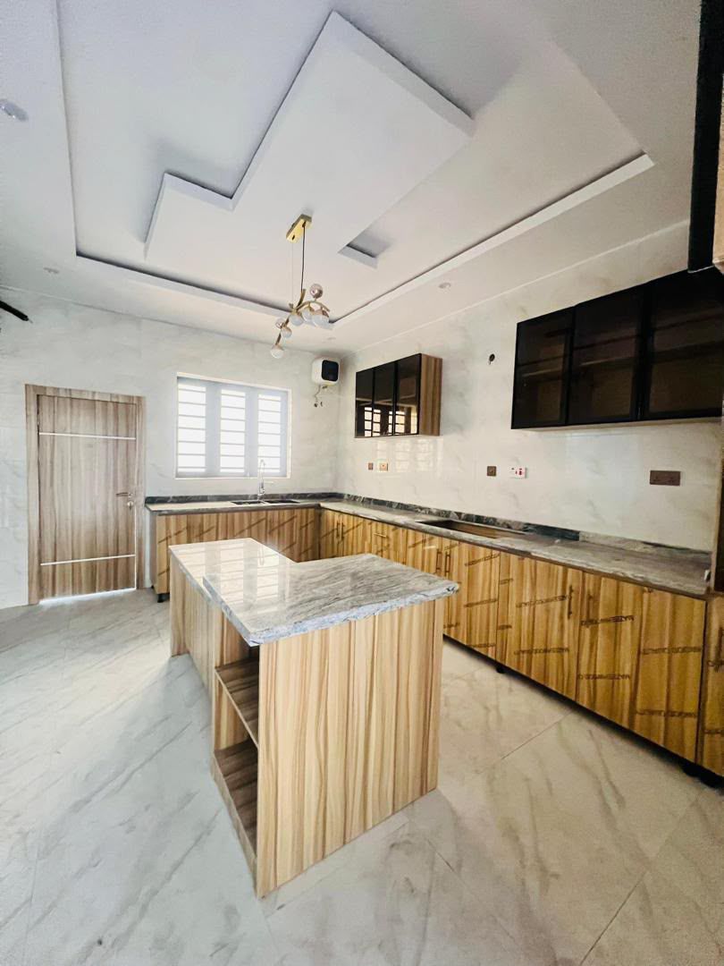 5-Bedroom Duplex For Sale in Ikota Lekki, Lagos — ₦620,000,000 | GidiStay — 5 bed duplex in Ikota Lekki, Lagos (bedroom view)